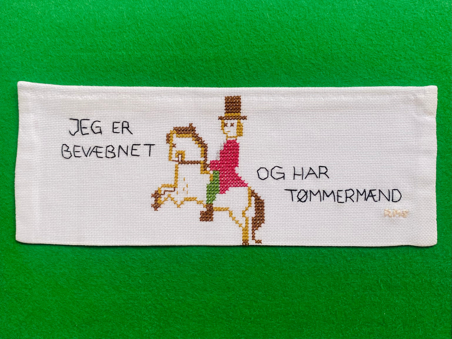 Jeg er bevæbnet og har tømmermænd