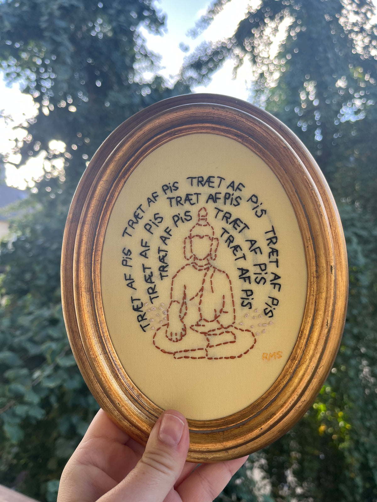 Namaste / Træt af pis